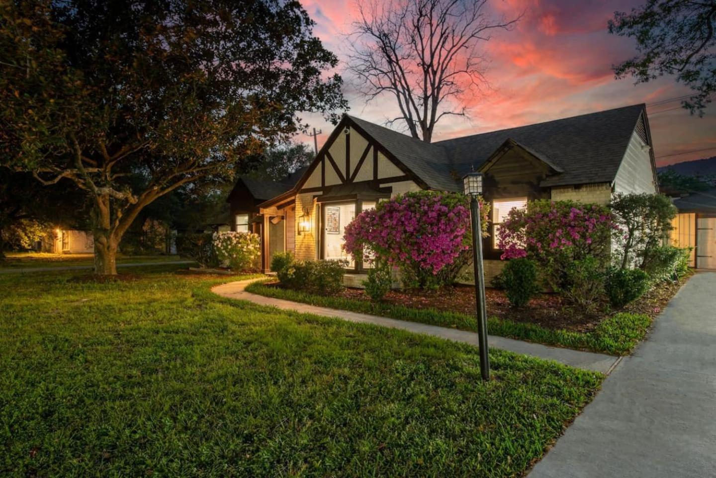 Western Oaks Retreat Houston Buitenkant foto